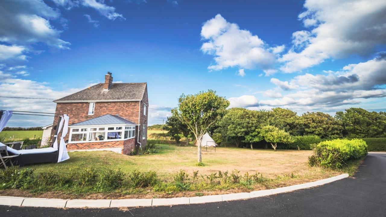 New Wiggle Farmhouse Hotel Millbrook Exterior photo